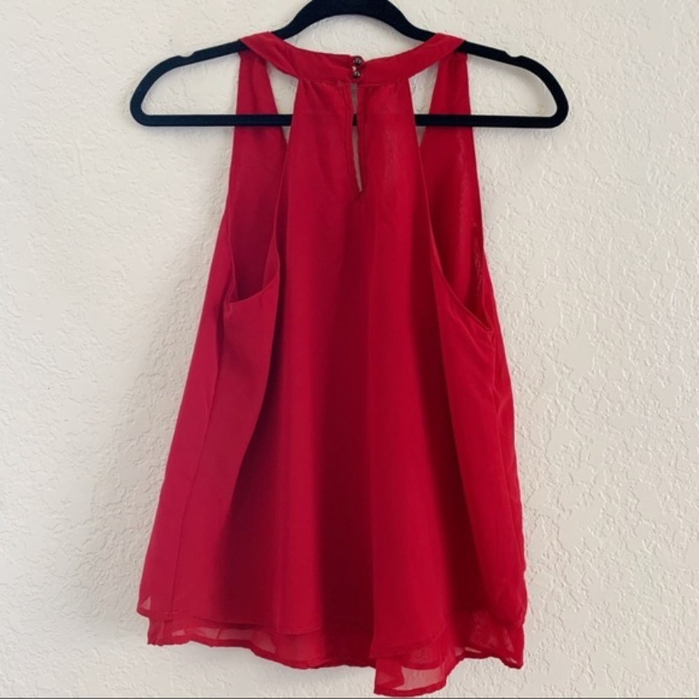 Angie Sleeveless Blouse Red Jewel Neck Sz M - Picture 2 of 7